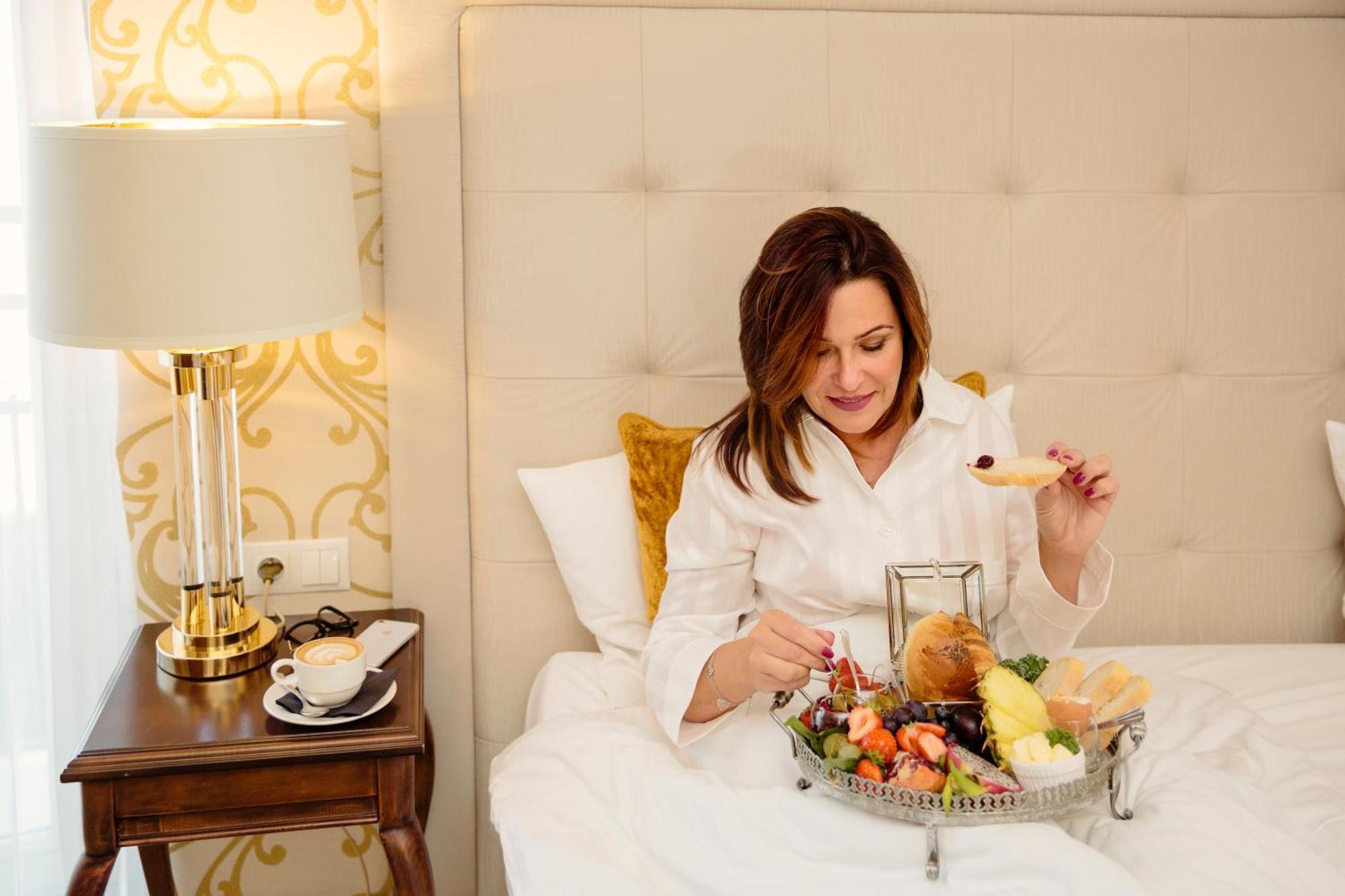 Rezydencja Luxury Hotel Bytom Piekary Śląskie Oda fotoğraf